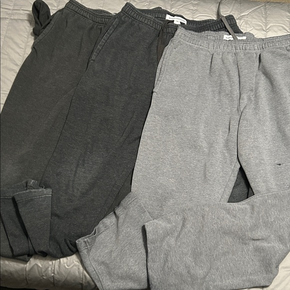 Gray Hoodie with Rose Skull Design and (3) Sweatpants size Adult Medium - Picture 5 of 5